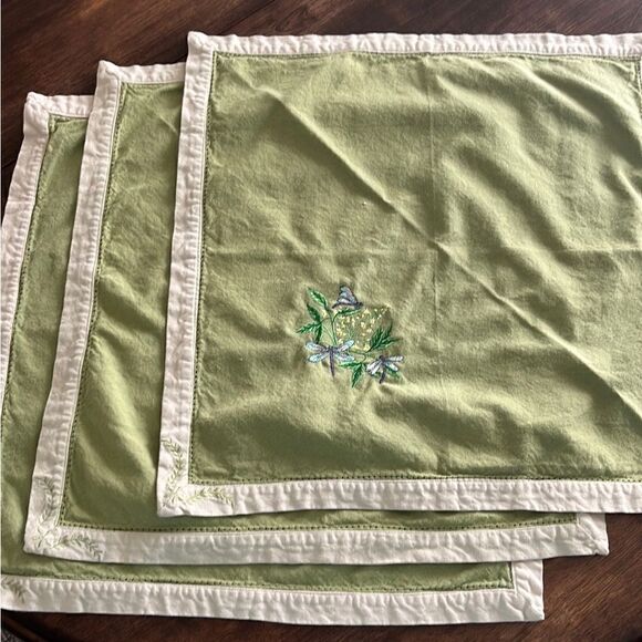 Upcycled Set of 3 Sage Cotton Floral Embroidered Napkins with Cream Trim - Picture 3 of 11